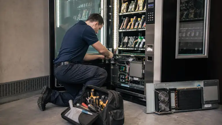 Обслуживание вендинговых аппаратов: как происходит сервис и ремонт